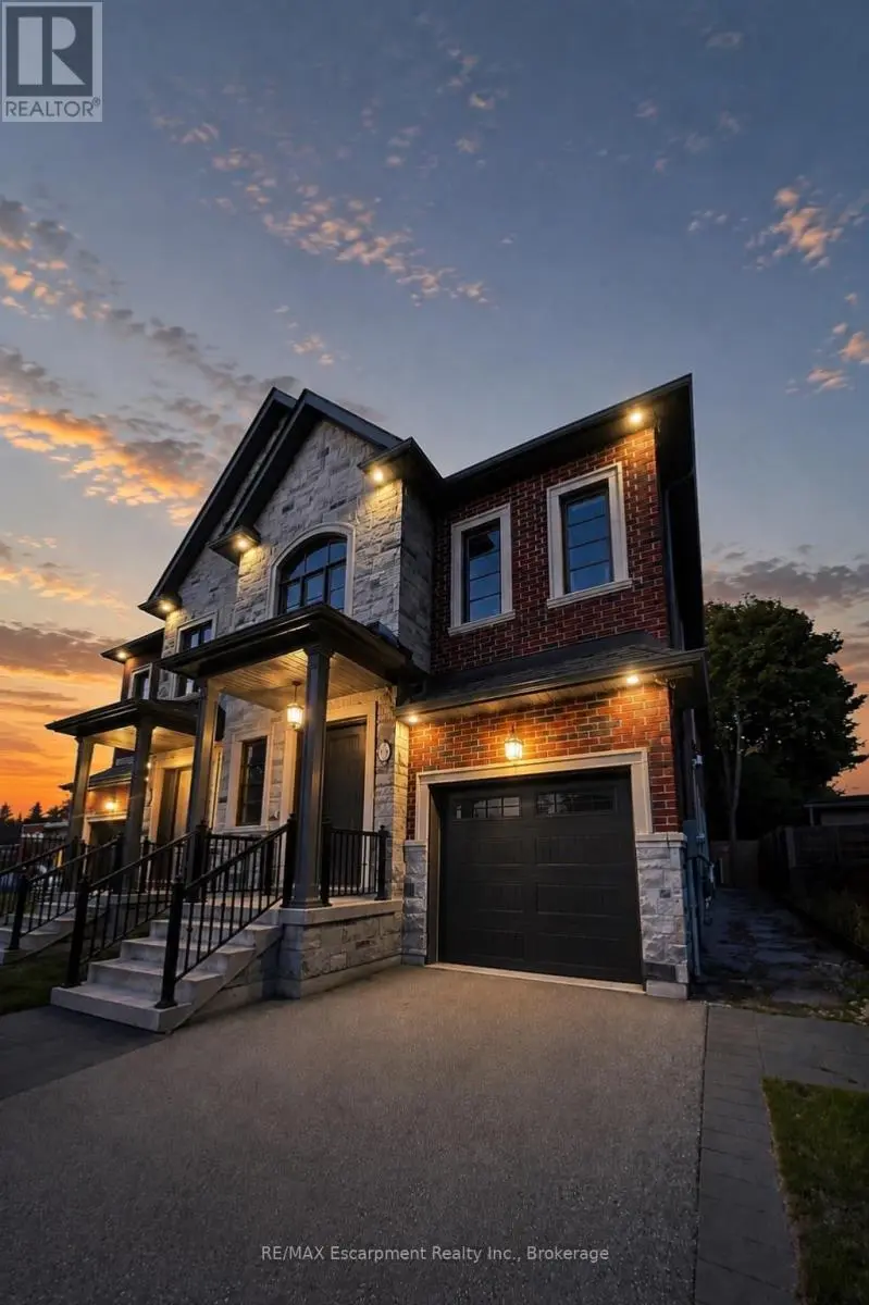 Semi-Detached/Link at 81 BROCK STREET, Oakville