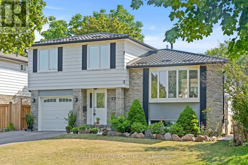 Detached at 27 JEFFERSON ROAD, Brampton