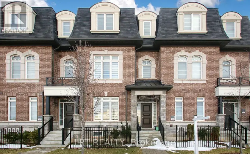 Townhouse at 17 GILFORD STREET, Brampton