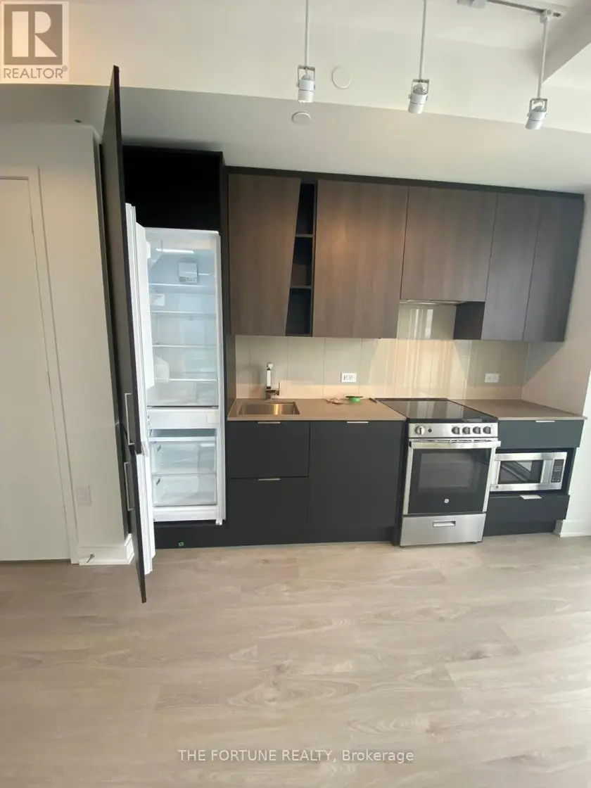 Apartment at 1709 - 3900 CONFEDERATION PARKWAY, Mississauga