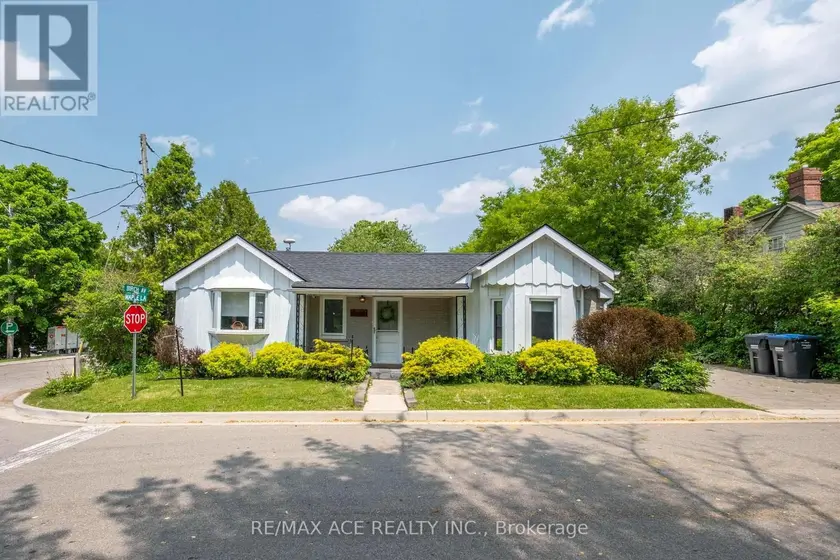 Detached at 11 MAPLE LANE, Caledon