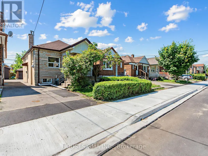 Detached at 491 HOPEWELL AVENUE, Toronto
