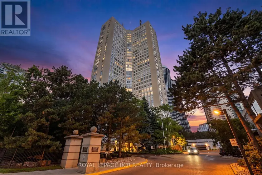 Apartment at 303 - 3650 KANEFF CRESCENT, Mississauga