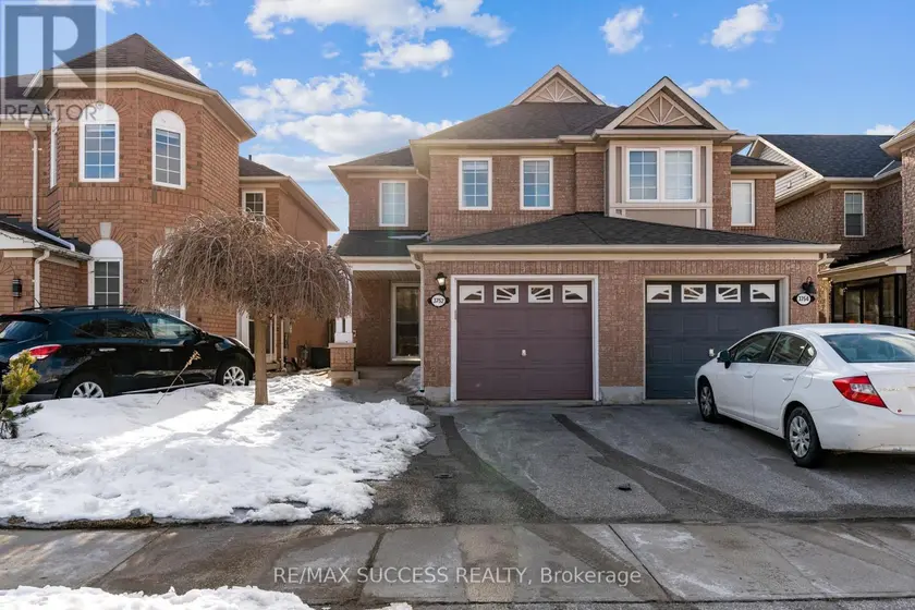 Semi-Detached/Link at 3752 MILKWOOD CRESCENT, Mississauga