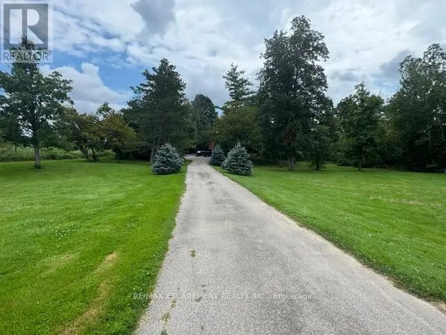 Detached at 2210 1 SIDEROAD, Burlington