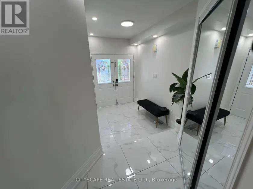 Semi-Detached/Link at 637 DOLLY BIRD LANE, Mississauga