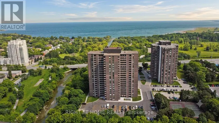 Apartment at 808 - 1535 LAKESHORE ROAD E, Mississauga