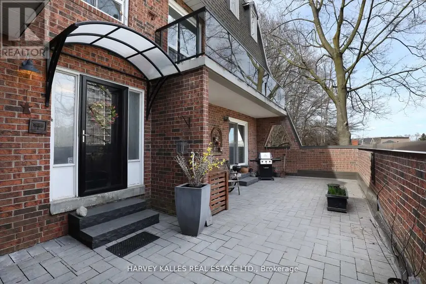 Townhouse at TH16 - 18 LA ROSE AVENUE, Toronto