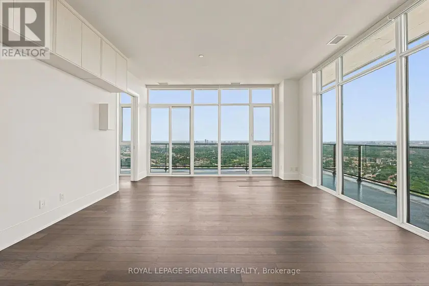 Apartment at LPH 1 - 70 ANNIE CRAIG DRIVE, Toronto