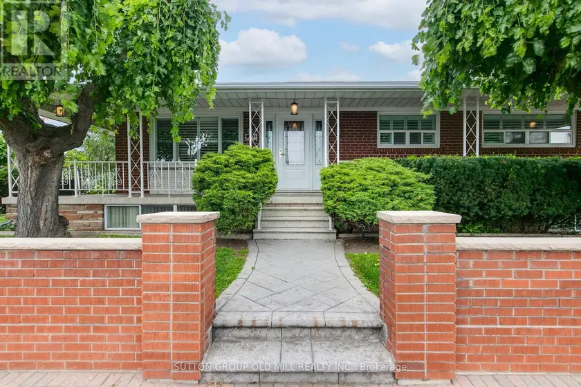 Detached at 993 ISLINGTON AVENUE, Toronto