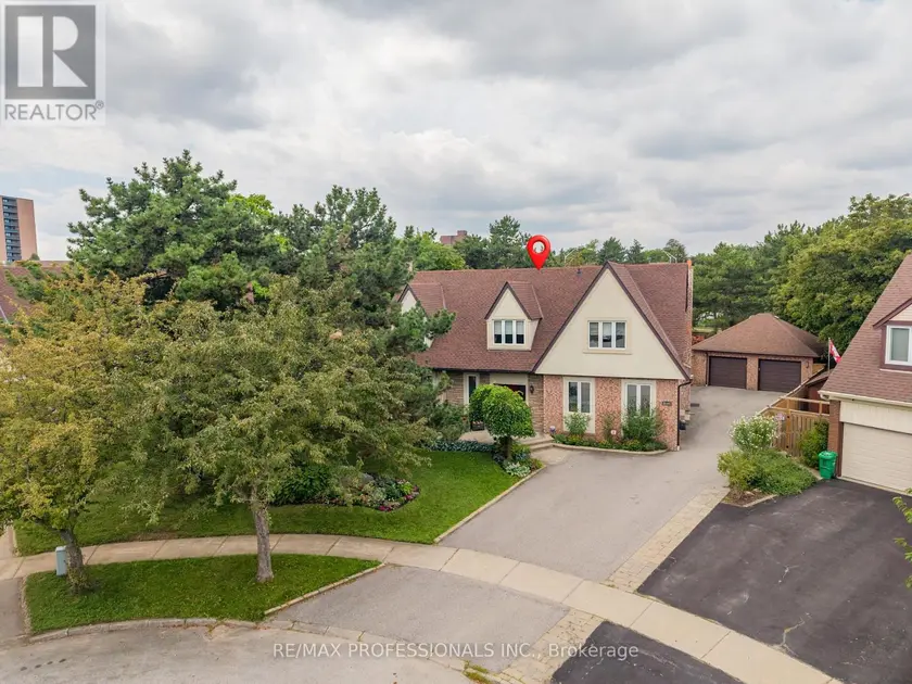 Detached at 2604 BARRISDALE COURT, Mississauga