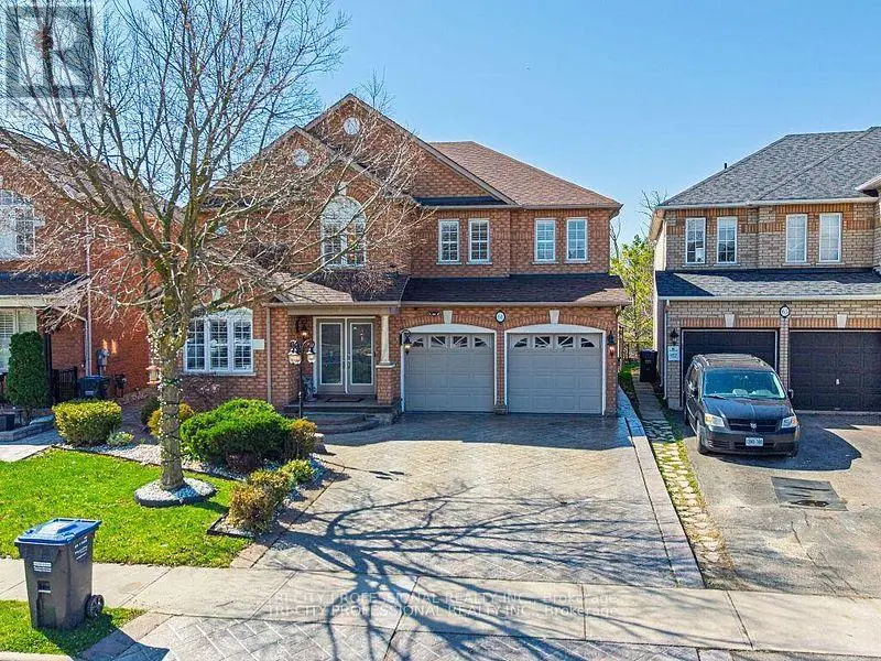 Detached at 61 WOODVALLEY DRIVE, Brampton