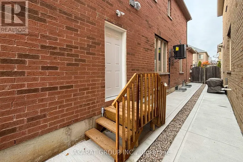 Semi-Detached/Link at BASEMENT APT - 5463 FUDGE TERRACE, Mississauga
