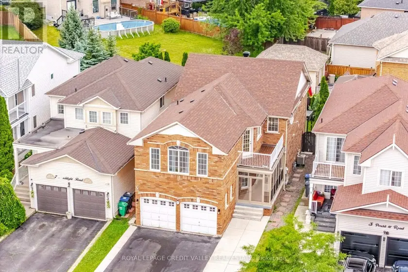 Detached at 5 PORCHLIGHT ROAD, Brampton
