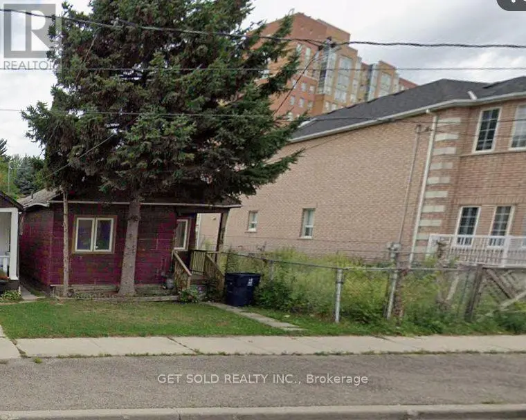 Detached at 918 KEELE STREET, Toronto