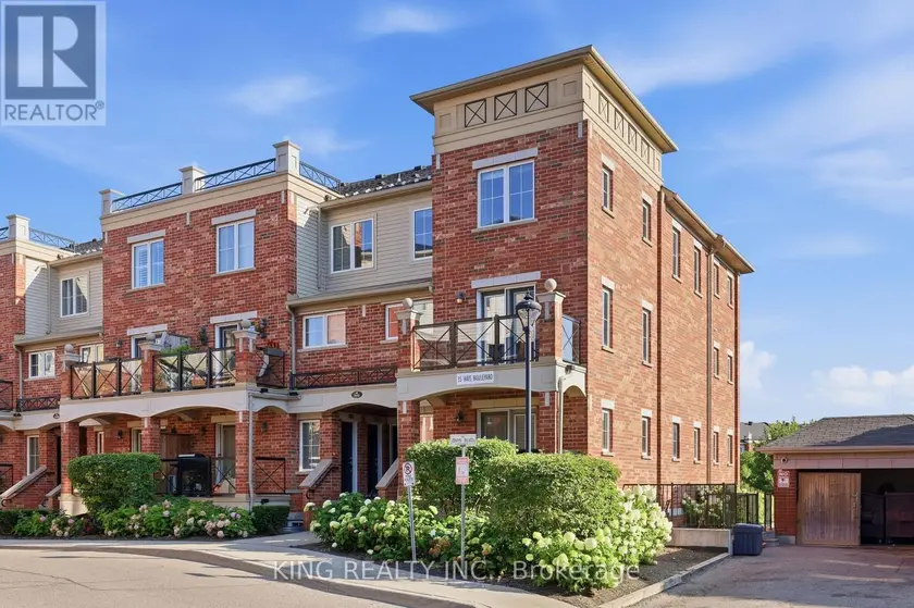 Townhouse at 8 - 35 HAYS BOULEVARD, Oakville