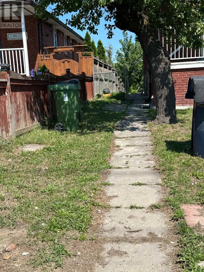 Semi-Detached/Link at 2931 ISLINGTON AVENUE, Toronto