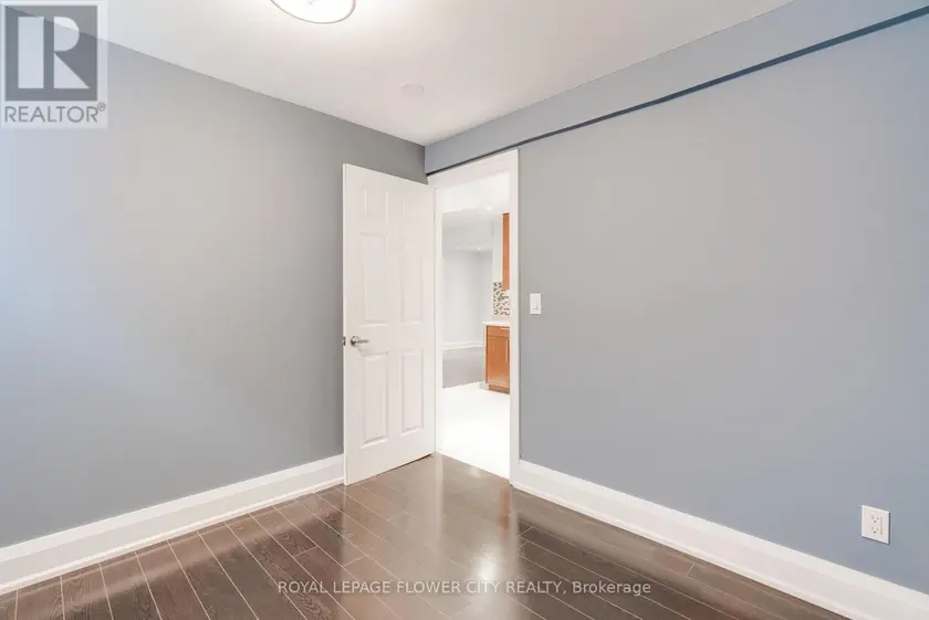 Detached at 5674 WHITEHORN AVENUE E, Mississauga