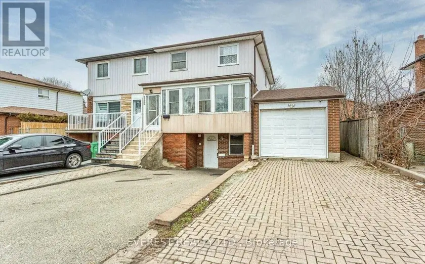 Semi-Detached/Link at 7549 CATALPA ROAD, Mississauga