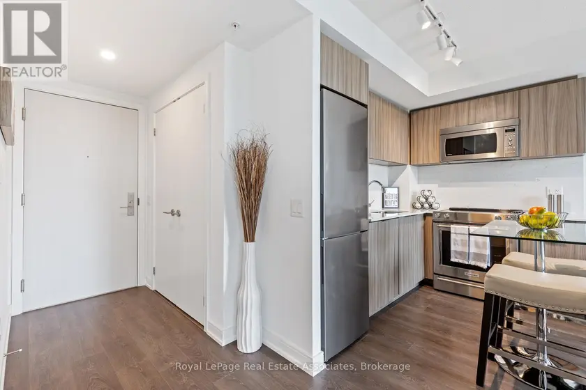 Apartment at 1403 - 30 SAMUEL WOOD WAY, Toronto
