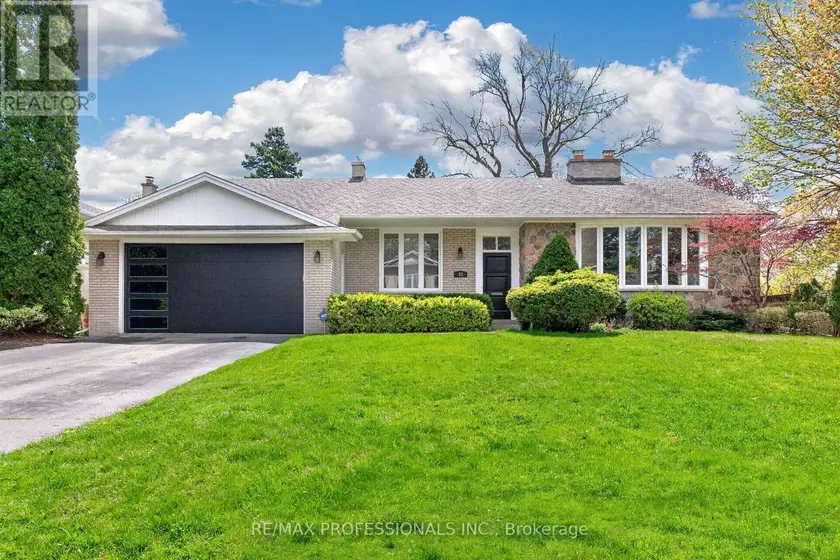 Detached at 23 RAVENSBOURNE CRESCENT, Toronto