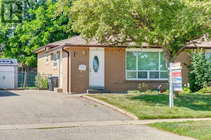 Semi-Detached/Link at 21 FINCHGATE BOULEVARD, Brampton