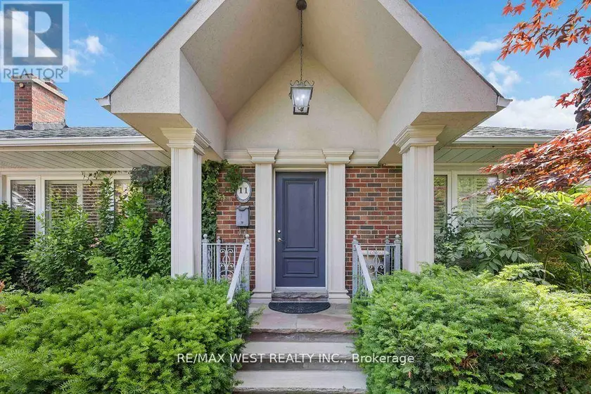 Detached at 11 DUVAL DRIVE, Toronto