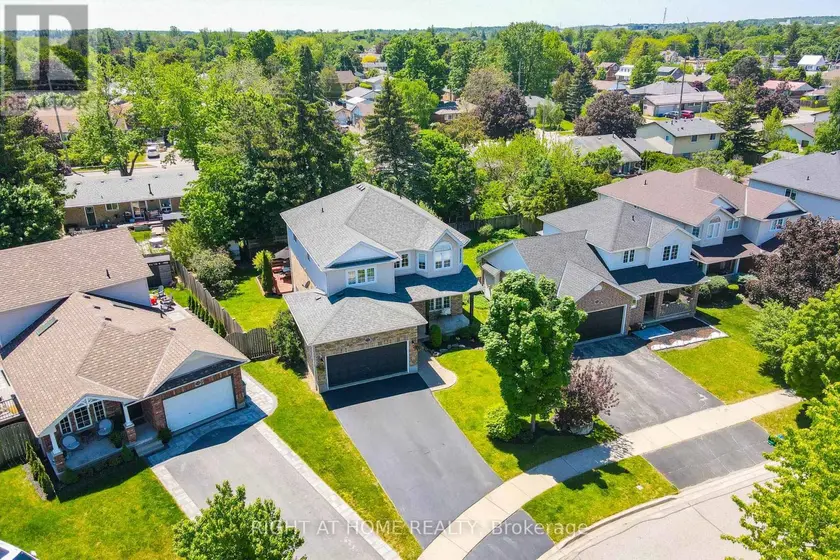 Detached at 72 BEARDMORE CRESCENT, Halton Hills