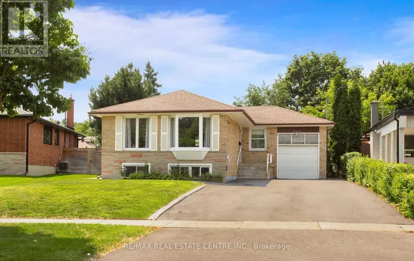 Detached at 3518 THE CREDIT WOODLANDS, Mississauga