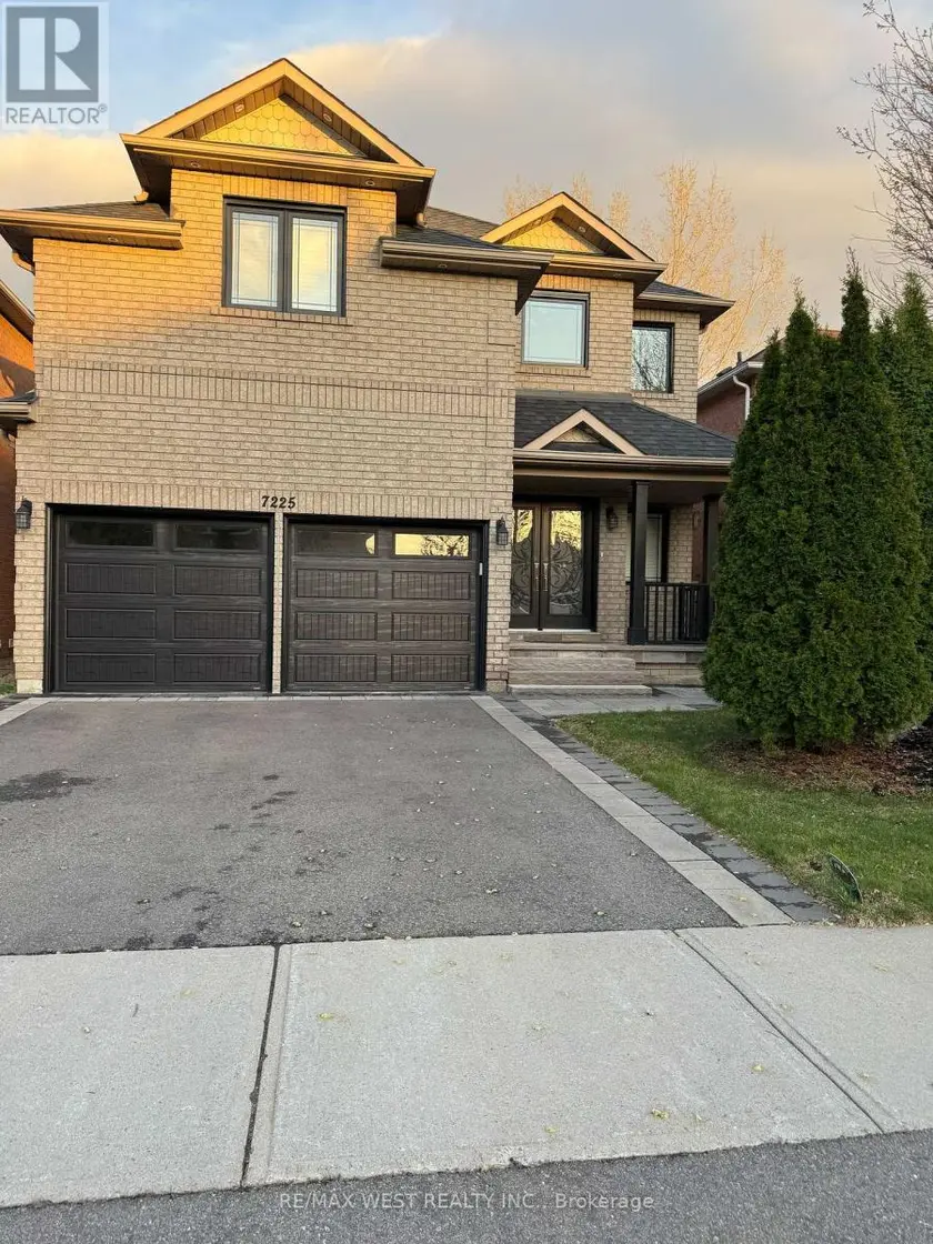 Detached at BSMT - 7225 DIME CRESCENT, Mississauga