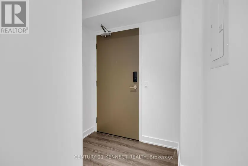 Apartment at 6112 - 448 BURNHAMTHORPE ROAD W, Mississauga