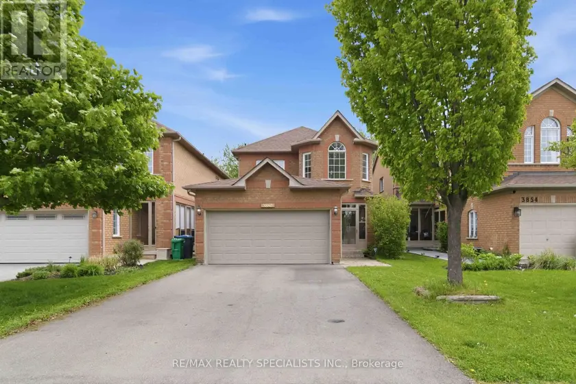 Detached at 3850 FOREST BLUFF CRESCENT, Mississauga