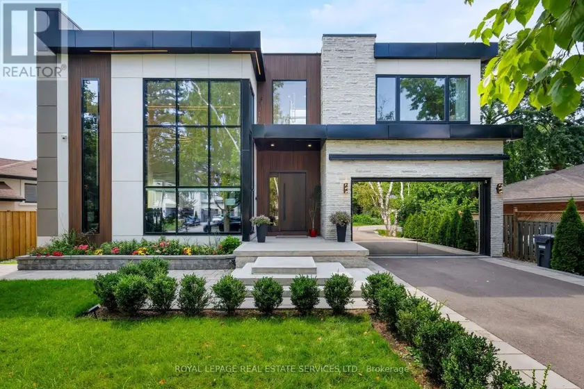 Detached at 564 STONECLIFFE ROAD, Oakville