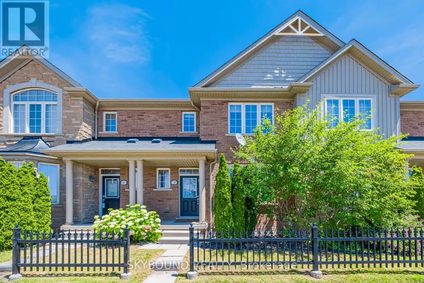 Townhouse at 3 - 651 FARMSTEAD DRIVE, Milton