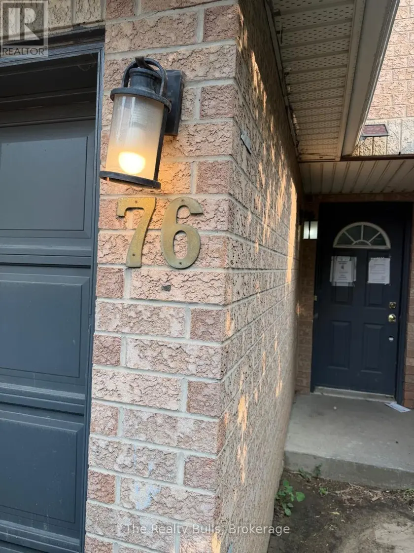 Townhouse at 76 - 76 SPADINA ROAD, Brampton