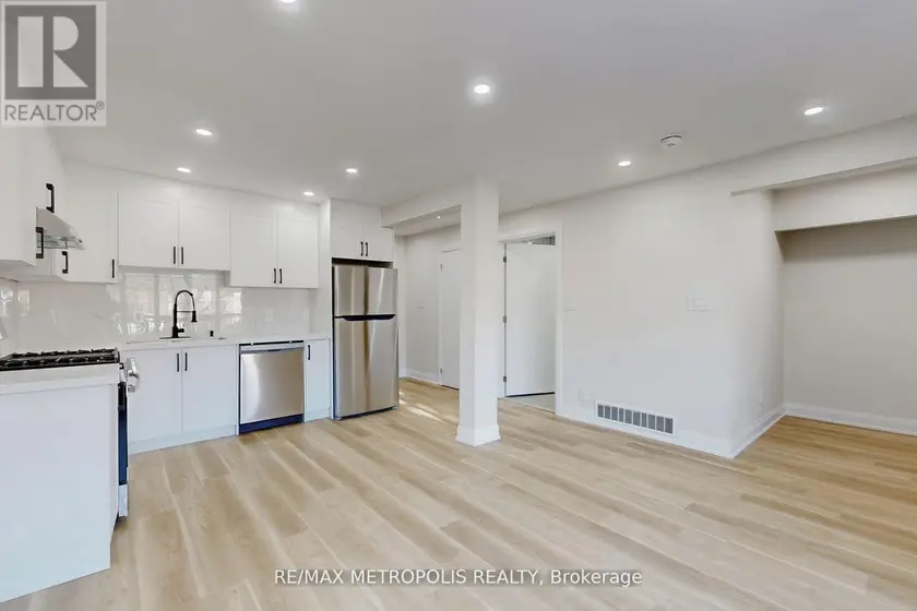 Multiplex at UPPER - 85 PRIMULA CRESCENT, Toronto