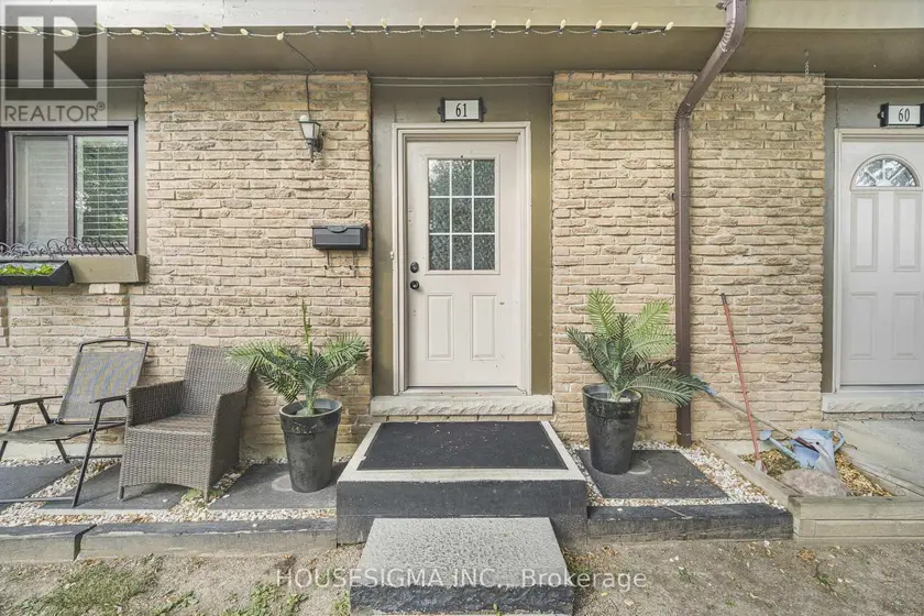 Townhouse at 61 - 105 HANSEN ROAD N, Brampton