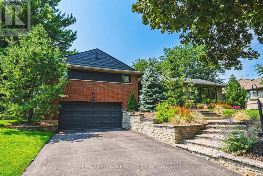 Detached at 794 FALCON BOULEVARD, Burlington
