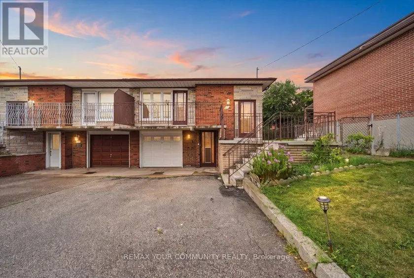 Semi-Detached/Link at 9 HISEY CRESCENT, Toronto