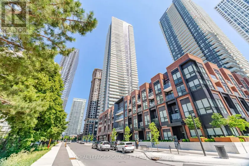 Apartment at 2709 - 430 SQUARE ONE DRIVE, Mississauga