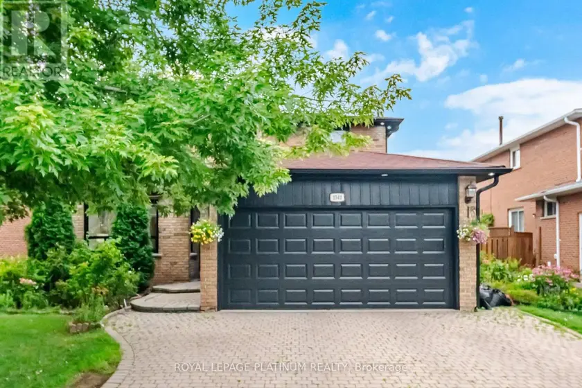 Detached at 2542 POLLARD DRIVE, Mississauga