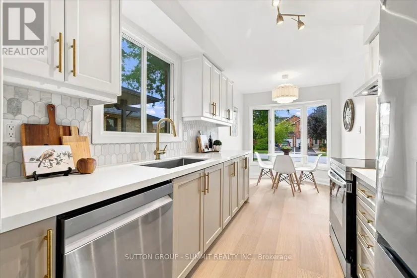Detached at 2020 CHRISDON ROAD, Burlington