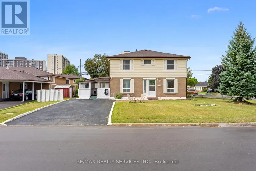 Semi-Detached/Link at 34 CATHCART CRESCENT, Brampton