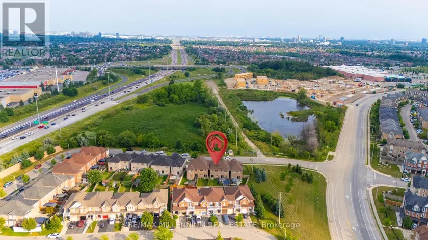 Townhouse at 18 BRUSSELS AVENUE, Brampton