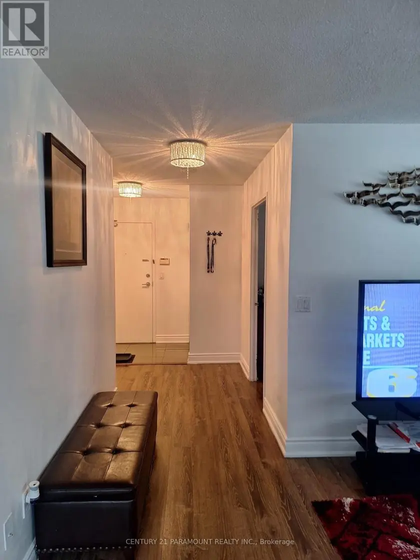 Apartment at 404 - 325 WEBB DRIVE N, Mississauga