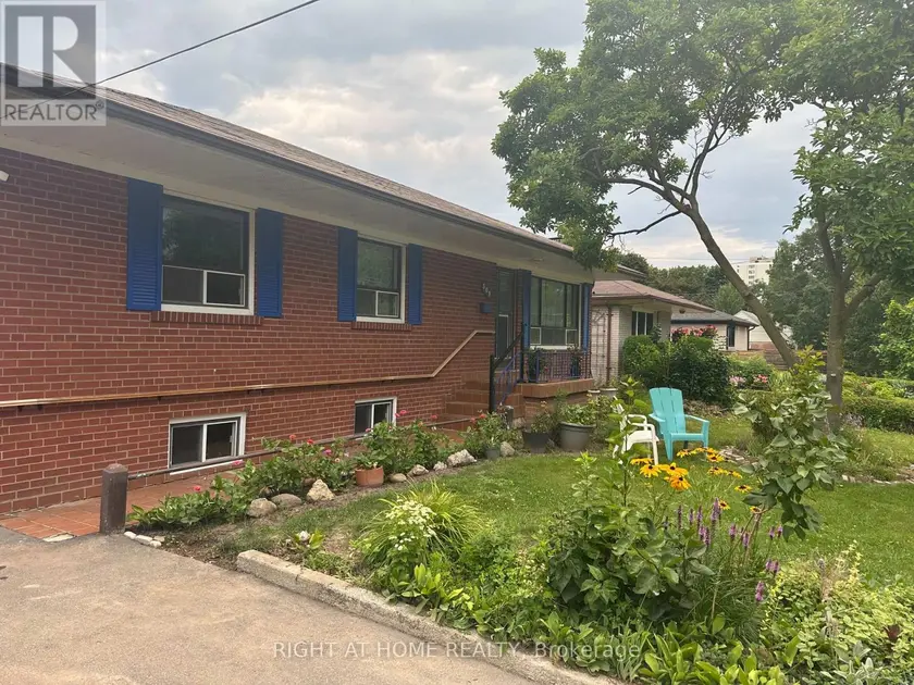 Detached at 309 QUEEN MARY DRIVE, Oakville