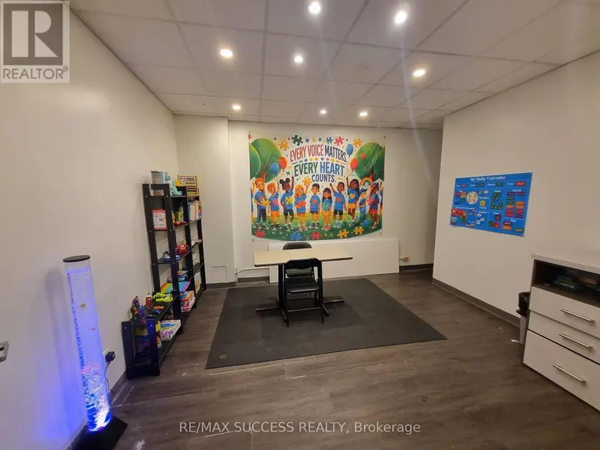 Other at MAIN FL - 2567 HURONTARIO STREET, Mississauga