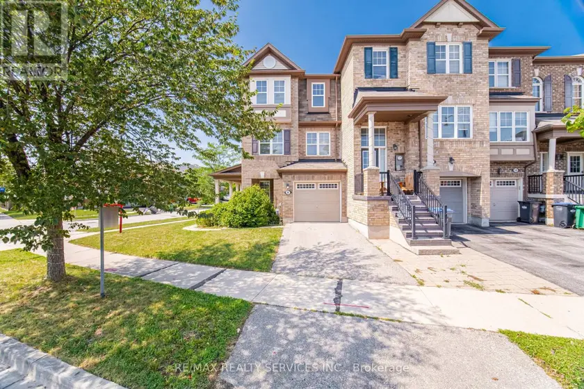 Townhouse at 6 VIEWFORTH ROAD, Brampton