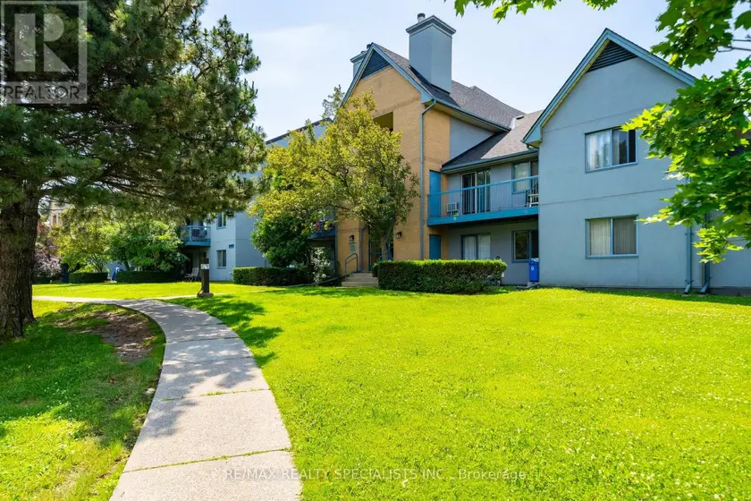 Apartment at 612 - 95 TRAILWOOD DRIVE, Mississauga