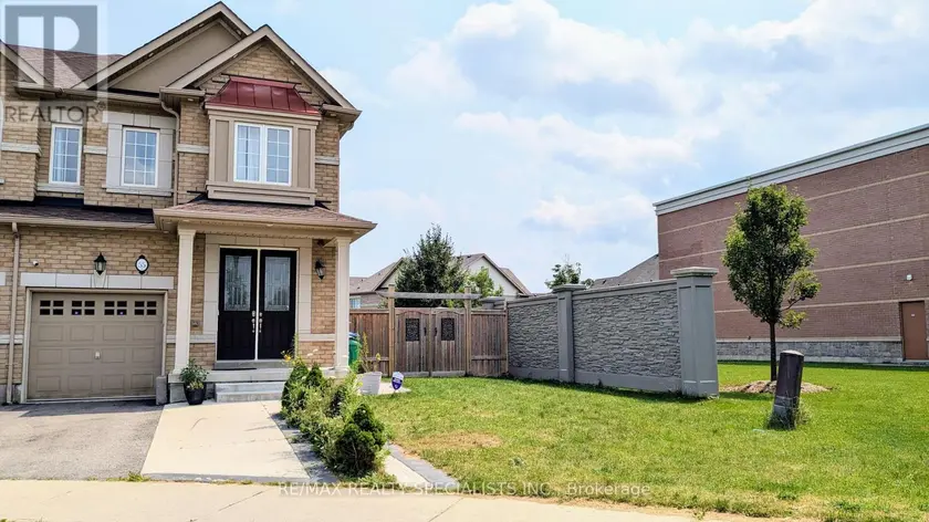 Townhouse at 55 DUFAY ROAD, Brampton